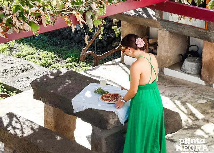 Casa Da Hortensia Roxa By Ponta Negra Azores *